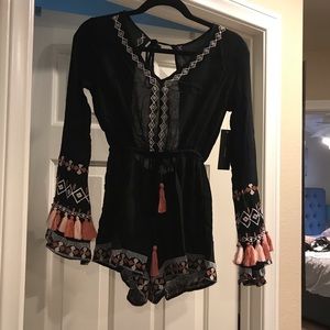 HIATUS BLACK EMBROIDERED LONG SLEEVE ROMPER XS